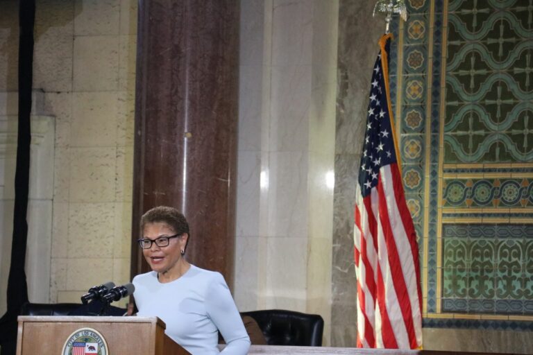 Karen Bass: ‘Protegeremos a cada angelino, sin importar de dónde sea’ #FVDigital