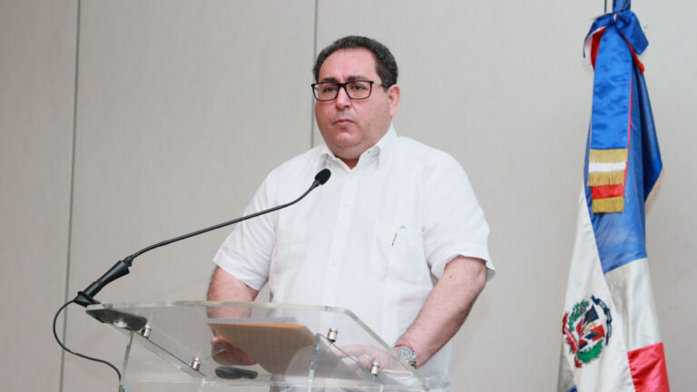 Director del SNS explica exoneraciones y pagos hospitalarios para parturientas extranjeras bajo nuevo protocolo de Red Pública