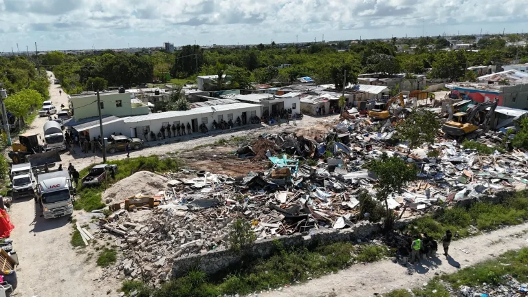 Migración detuvo 500 haitianos en desalojo en Mata Mosquito – #DeInteres   #FVDigital