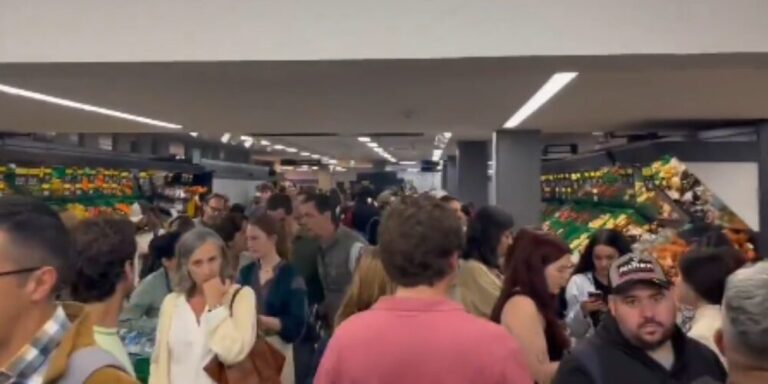 Apagón eléctrico genera aglomeraciones en supermercados #FVDigital