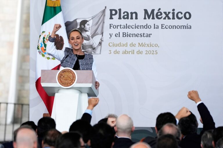 La Opinión Hoy: México dará empleo a deportados #FVDigital