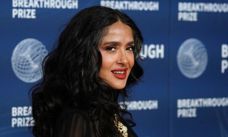 Salma Hayek alza la voz a favor de los migrantes latinos en Estados Unidos