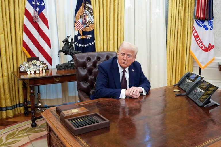 Trump flexibiliza aranceles a automóviles y autopartes para incentivar producción en EE. UU.