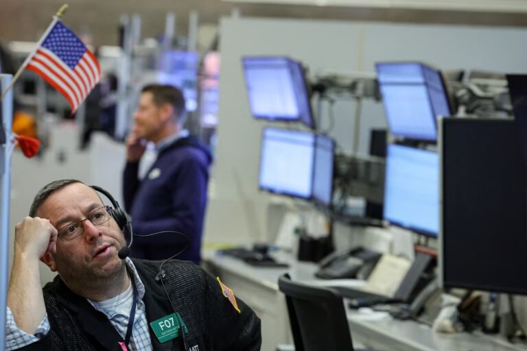 Tras anuncio de Trump, cae el mercado de futuros: el Nikkei japonés abrió a la baja