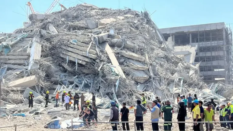 Muertos en Birmania se elevan a 3,354 por el terremoto de 7,7