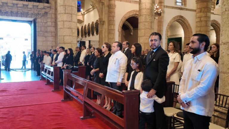 Realizan misa en memoria de miembros de las familias Grullón, Estrella, Segura y Rodríguez – #DeInteres   #FVDigital