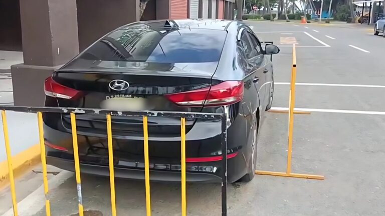 Dos autos pertenecientes a víctimas en Jet Set continúan en la Feria Ganadera