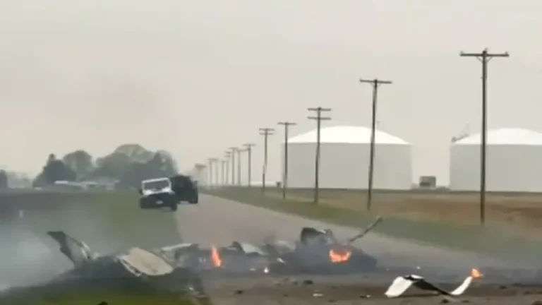 #Mundo:Cuatro muertos en un accidente de avioneta en EEUU: el aparato chocó contra unas líneas eléctricas