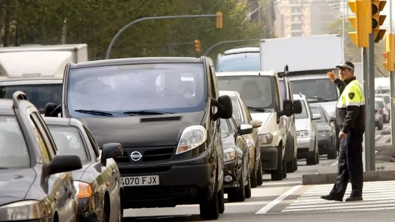 #Mundo:Diez detenidos por vender en España y otros países coches “gravemente dañados” evadiendo impuestos