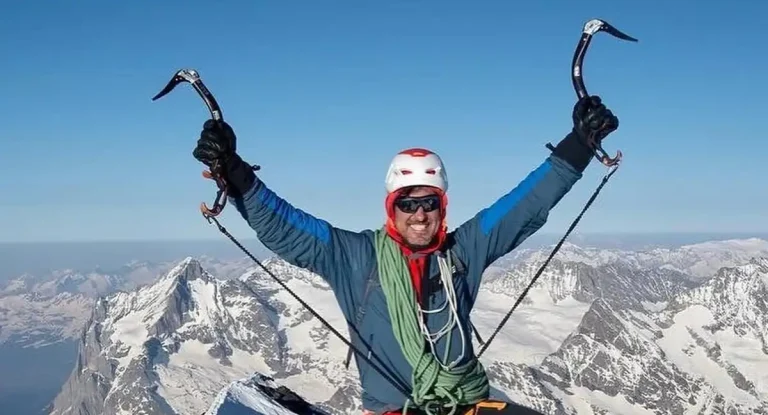 Muere en España un paracaidista experto en salto base y escalada durante rodaje de un filme