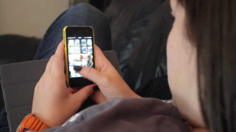 El estado de NY prohibiría los celulares en las escuelas