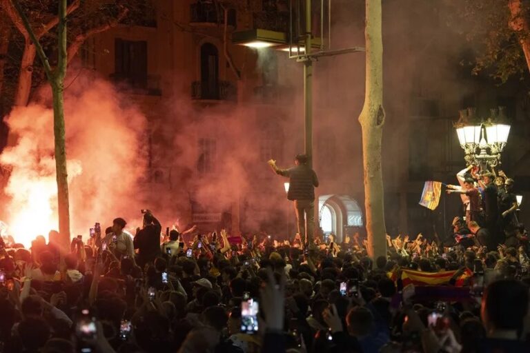 Dos detenidos en la celebración en Barcelona del triunfo del Barça en la Copa del Rey #FVDigital