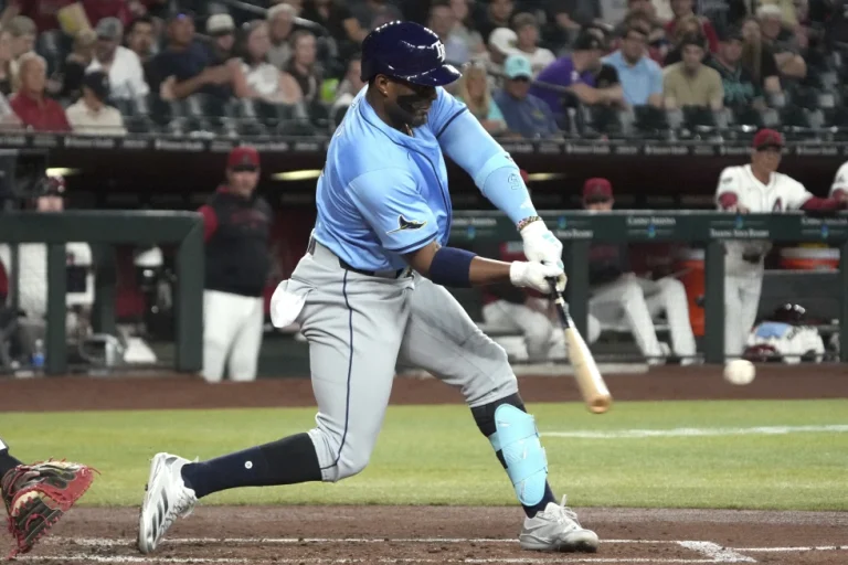 Morel conecta jonrón en la décima y los Rays remontan para vencer 7-4 a los Diamondbacks