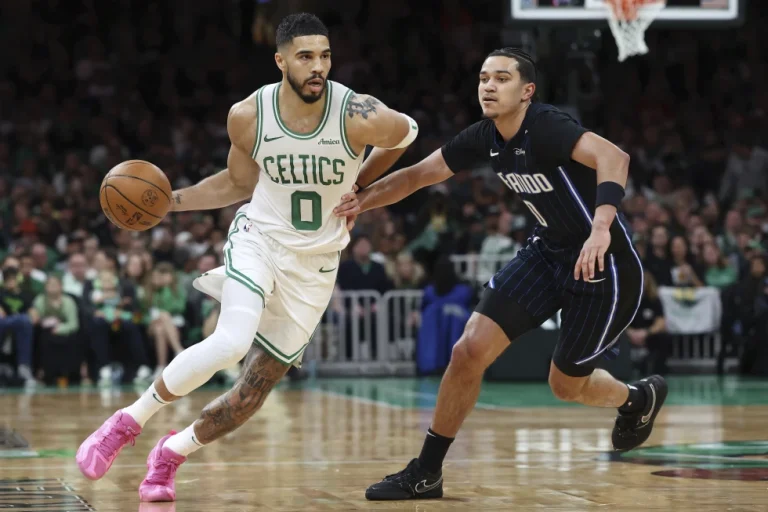 White brilla con 30 puntos, Tatum evita lesión y Celtics toman el Juego 1 ante el Magic #FVDigital
