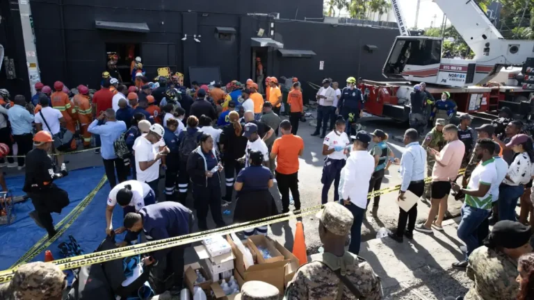 #Mundo:Al menos 58 muertos y cientos de heridos al desplomarse el techo de una discoteca en República Dominicana