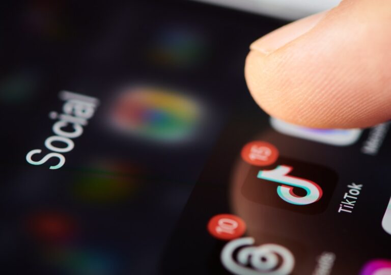 Trump extiende plazo para que TikTok se desvincule de China y siga operando en EE.UU.