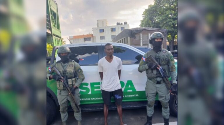 Detienen a hombre por caza ilegal de tiburón en Guayacanes #FVDigital #FelixVictorino