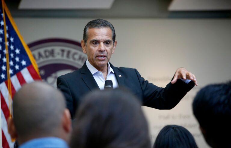 Ronda Política: Villaraigosa se lanza contra rivales para gobernador de California #FVDigital