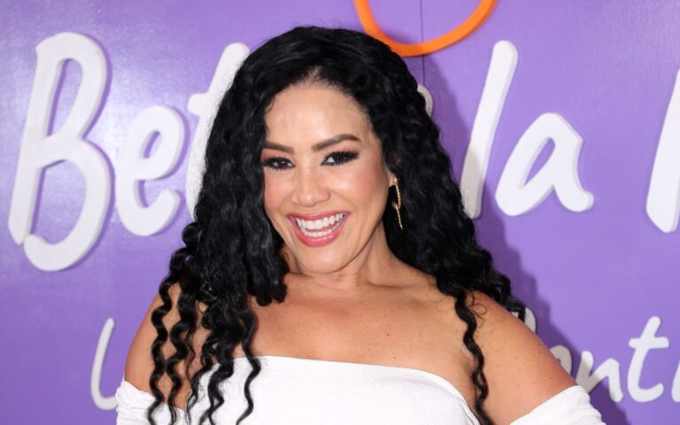 Carolina Sandoval se cambia los implantes de seno y revela las razones: “Están moviéndose” #FVDigital