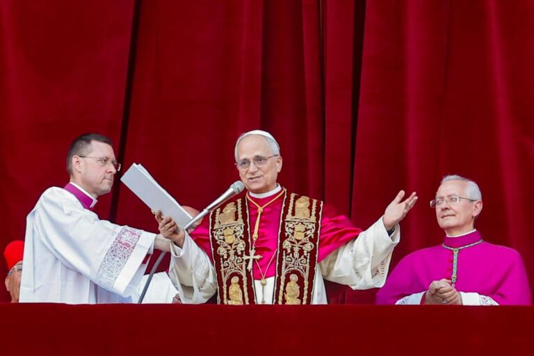 Así fue el primer discurso del papa León XIV: Paz, diálogo y una Iglesia misionera