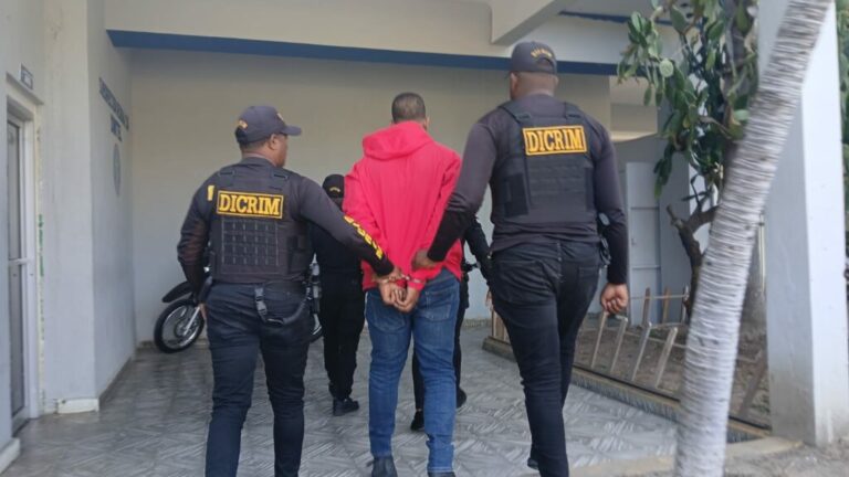 Policiales: Policía arresta a “Sayita, reconocido delincuente más buscado de Barahona implicado en doble homicidio en Camboya