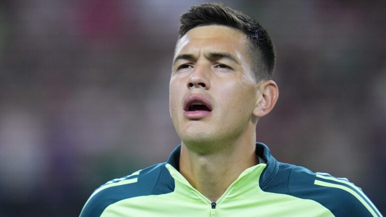 César Montes le da la espalda al fútbol mexicano #FVDigital