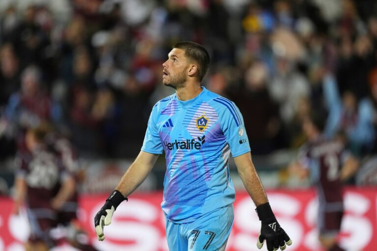 LA Galaxy toma un poco de oxígeno al empatar 2-2 con el LAFC en el clásico del tráfico #FVDigital