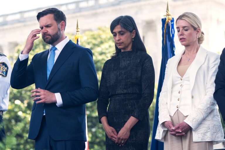 J.D. Vance asistirá a la misa inaugural del papa León XIV como jefe de la delegación de EE.UU.