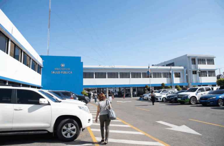 Salud Pública aclara cancelaciones a médicos – #DeInteres   #FVDigital