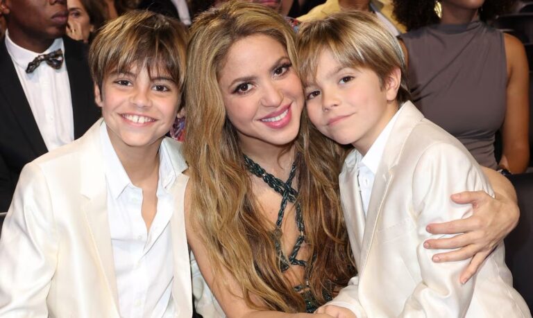 Hijos de Shakira, Milan y Sasha, brillan en su debut musical