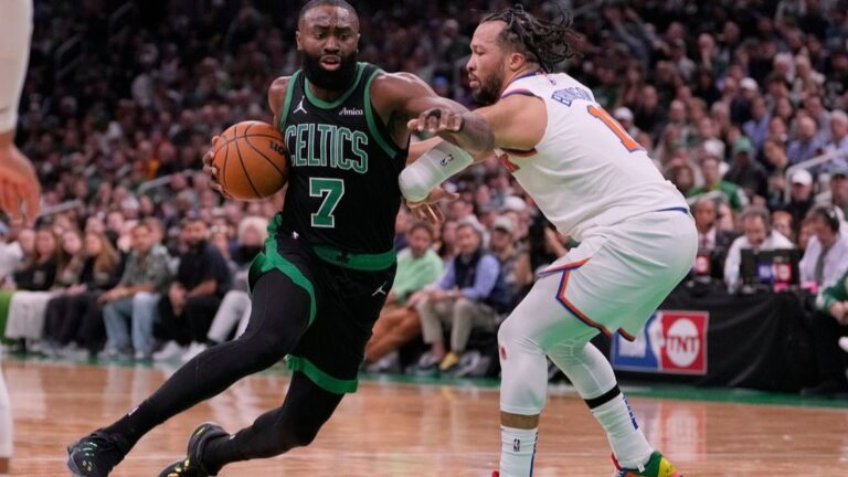 Los Celtics derrotan a los Knicks 127-102