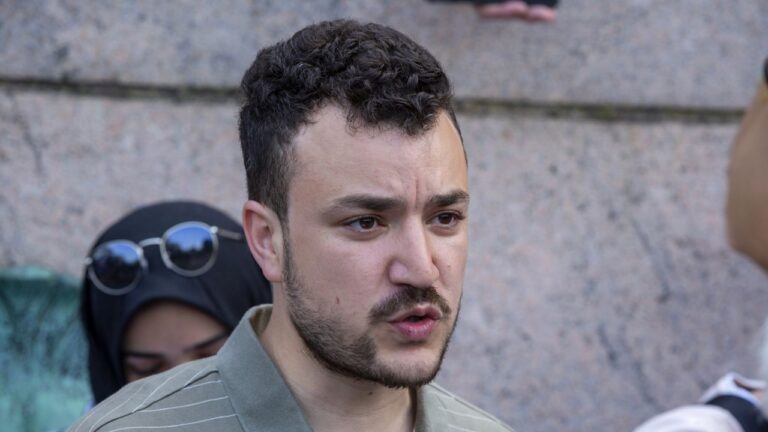 Juez afirma deportar a Mahmoud Khalil violaría Constitución