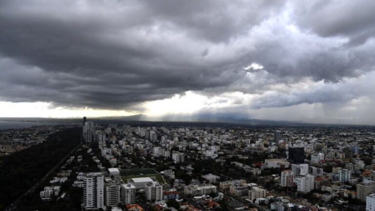 Chubascos aislados en varias provincias de RD