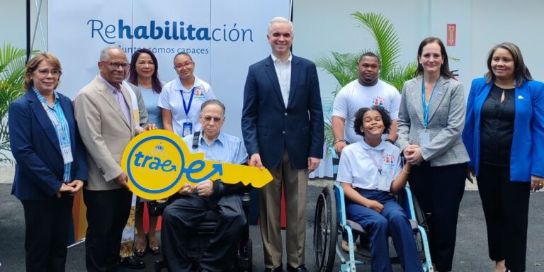 MINERD entrega autobús con rampa #FVDigital