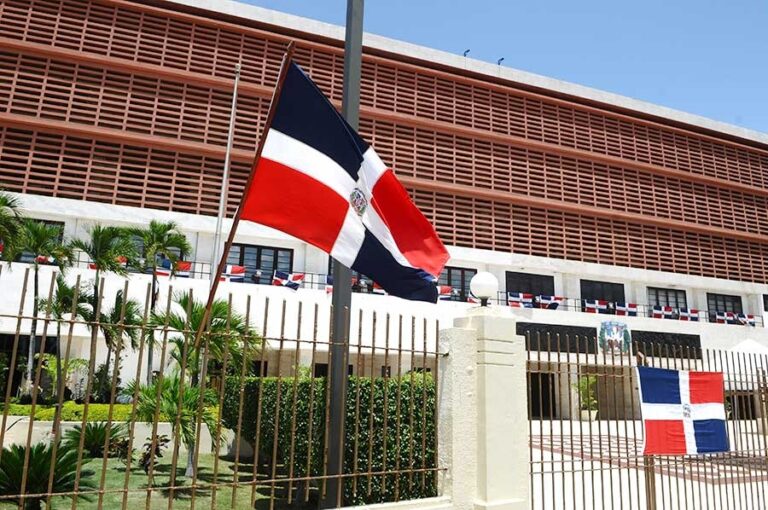 Diputados aprueban en primera lectura proyecto de ley sobre alimentación escolar