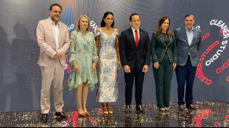 Empresa automotriz inaugura moderno showroom con una renovada imagen en Bella Vista