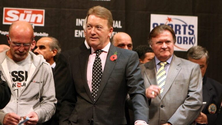 Frank Warren piensa que Canelo vs. Scull fue muy cerrada #FVDigital