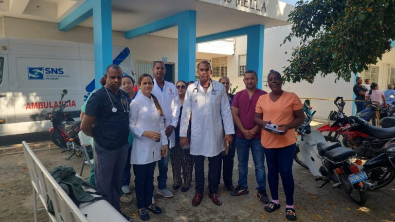 Médicos cumplen paro nacional en hospitales de Dajabón; hacen reclamos