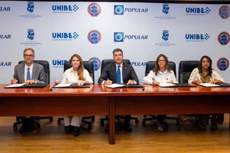 Popular, ADN, UNIBE y AMPE apoyan a menores huérfanos tras tragedia