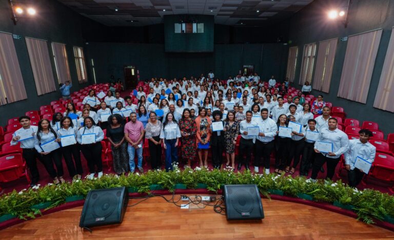 Banco Popular y Loyola forman cientos de jóvenes en emprendimiento