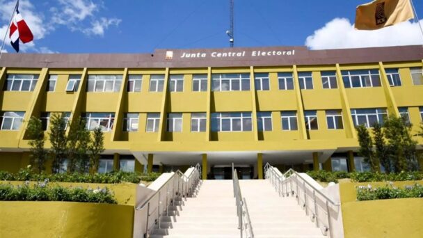 Partidos políticos saludan advertencia de JCE de no anticipar la elección de candidatos