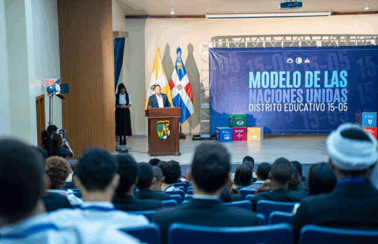 Exprecandidato a diputado Leandro Mieses dicta charla en apertura del Modelo ONU en SD
