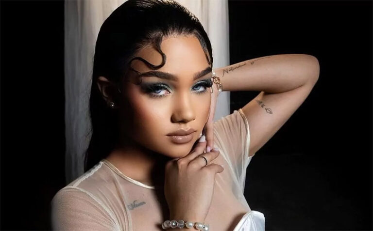 Masha obsequia a su madre