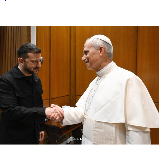 Zelenski agradece al papa disposición de convertir el Vaticano en sede de negociaciones con Rusia