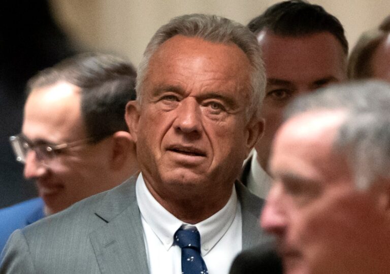 Robert Kennedy Jr. dijo estar contento de asistir a la investidura de Daniel Noboa