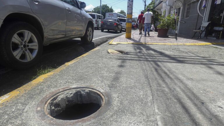 Alcantarillas sin tapas: crimen amenaza a todos – #DeInteres   #FVDigital