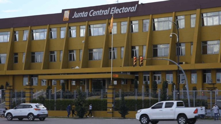 Vive 10 años sin identidad por error en su acta de nacimiento #FVDigital #FelixVictorino