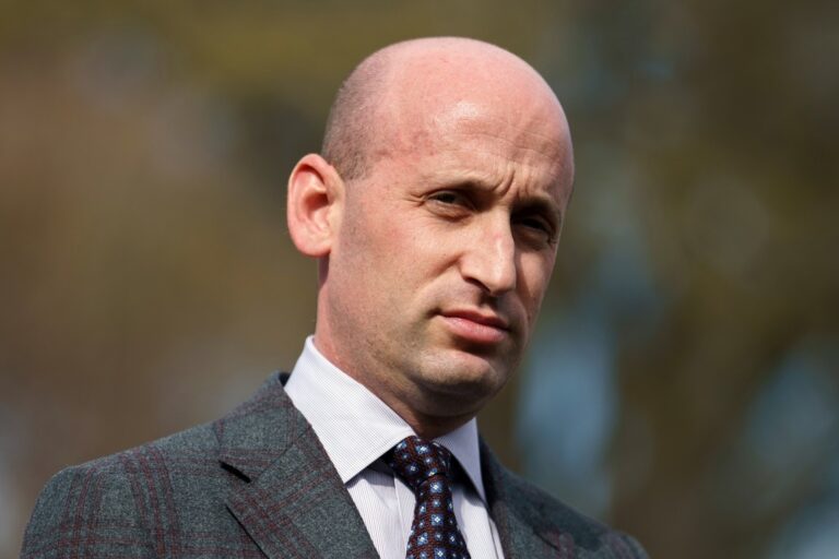 Donald Trump planea suspender el recurso de Habeas Corpus en las deportaciones