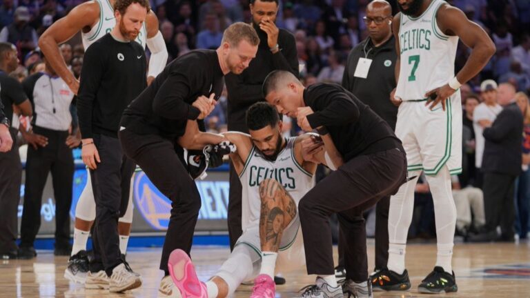 Tatum se perderá resto de playoffs tras cirugía
