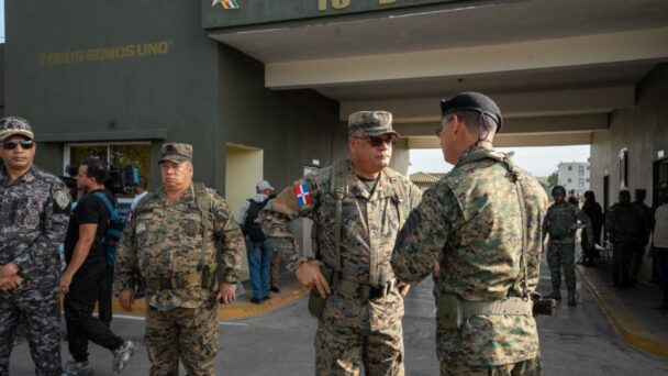 Visita-del-ministro-de-defensa-a-zona-fronteriza.-608x342.jpg